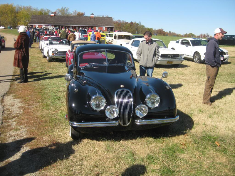 Illustration for article titled Vintage Car Porn: Heacock Classic Gold Cup 2011 at VIR (1/3)
